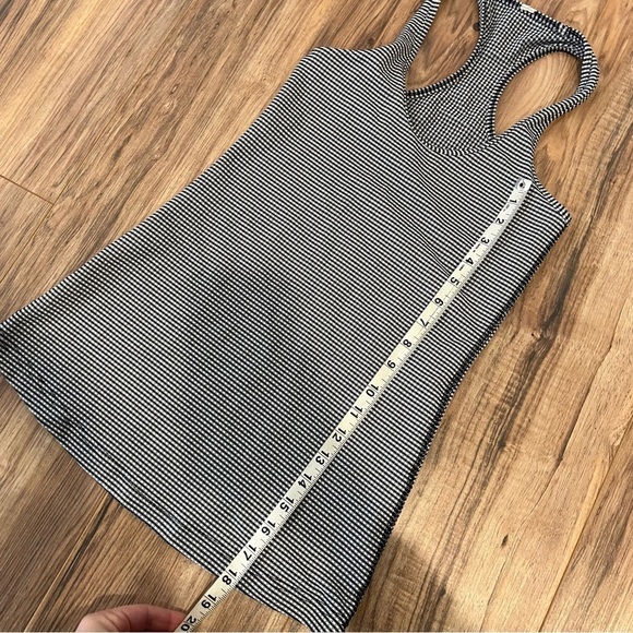 Lululemon Stripe Tank Top - Picture 5 of 7